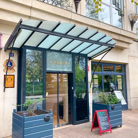 L'univers 4* Ρενς