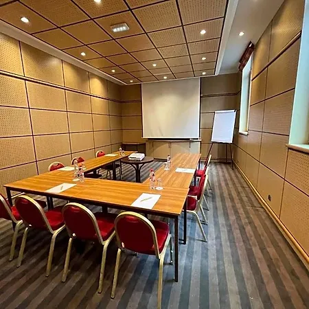 L'univers Hotel 4*