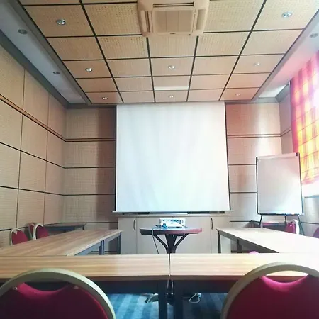 L'univers Hotel 4*