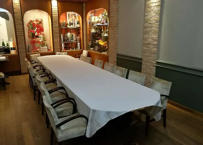 Hotell L'univers Reims